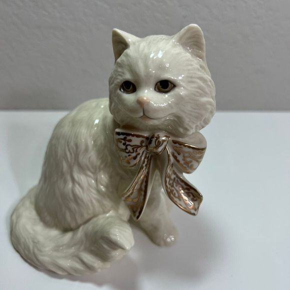 Lenox Fine China Sitting Pretty Cat Figurine Trimmed in Gold B090 - Picture 6 of 8
